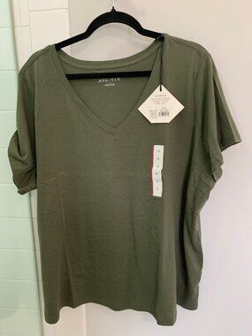 Ava & Viv Women's Dark Green Tee Shirt 1X